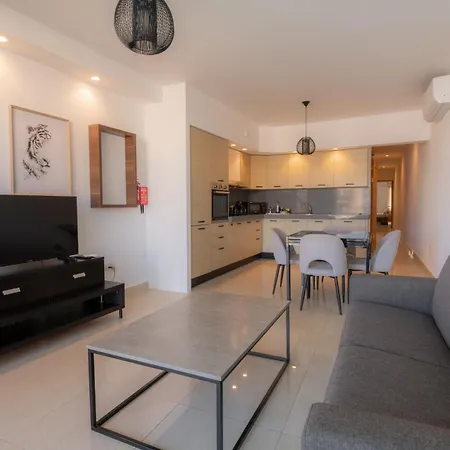 Bayview Seafront 5 شقة *