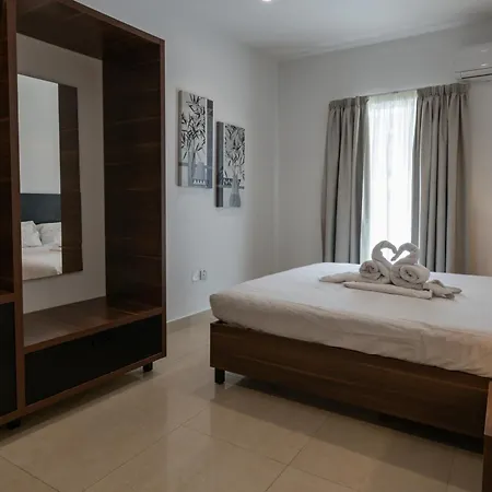 Bayview Seafront 5 شقة سانت جوليان