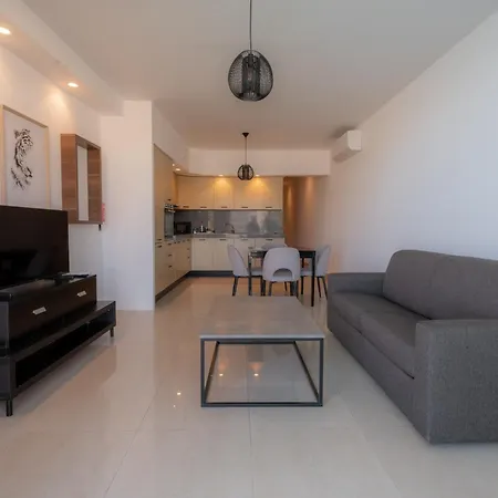 Bayview Seafront 5 شقة