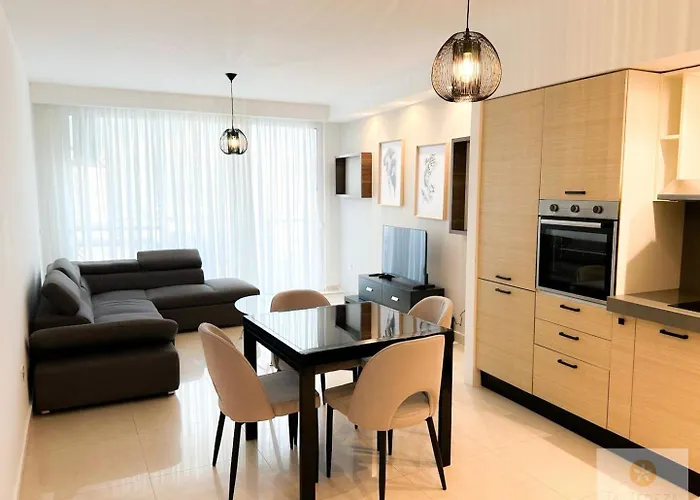 아파트 Bayview Seafront 5 *