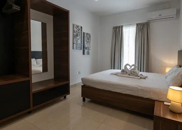 Bayview Seafront 5 شقة سانت جوليان