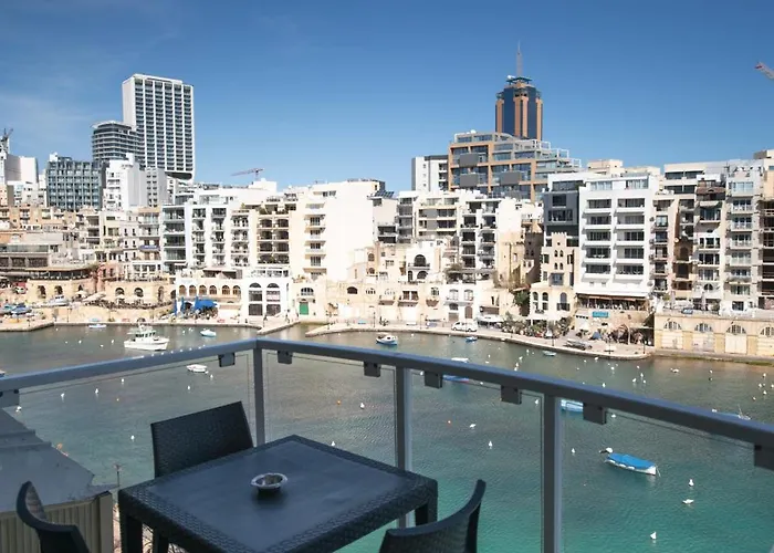 شقة Bayview Seafront 5