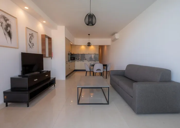 Bayview Seafront 5 شقة