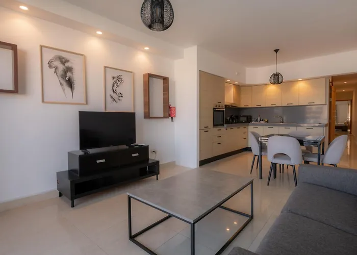 Bayview Seafront 5 شقة *